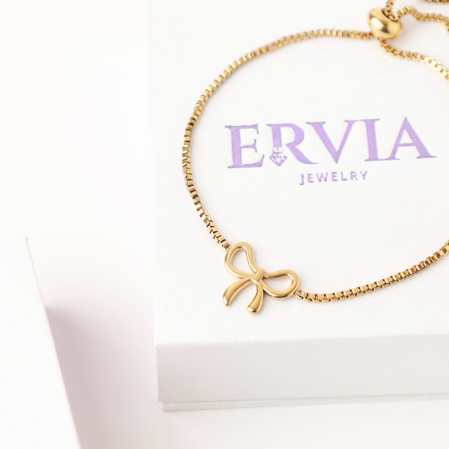 Vievie Gold Charm Bracelet