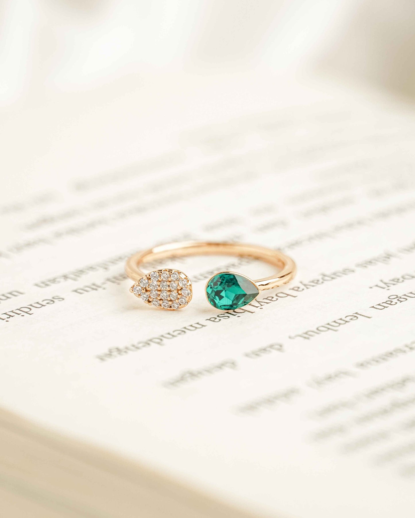 Velvet Green Rose Gold Ring