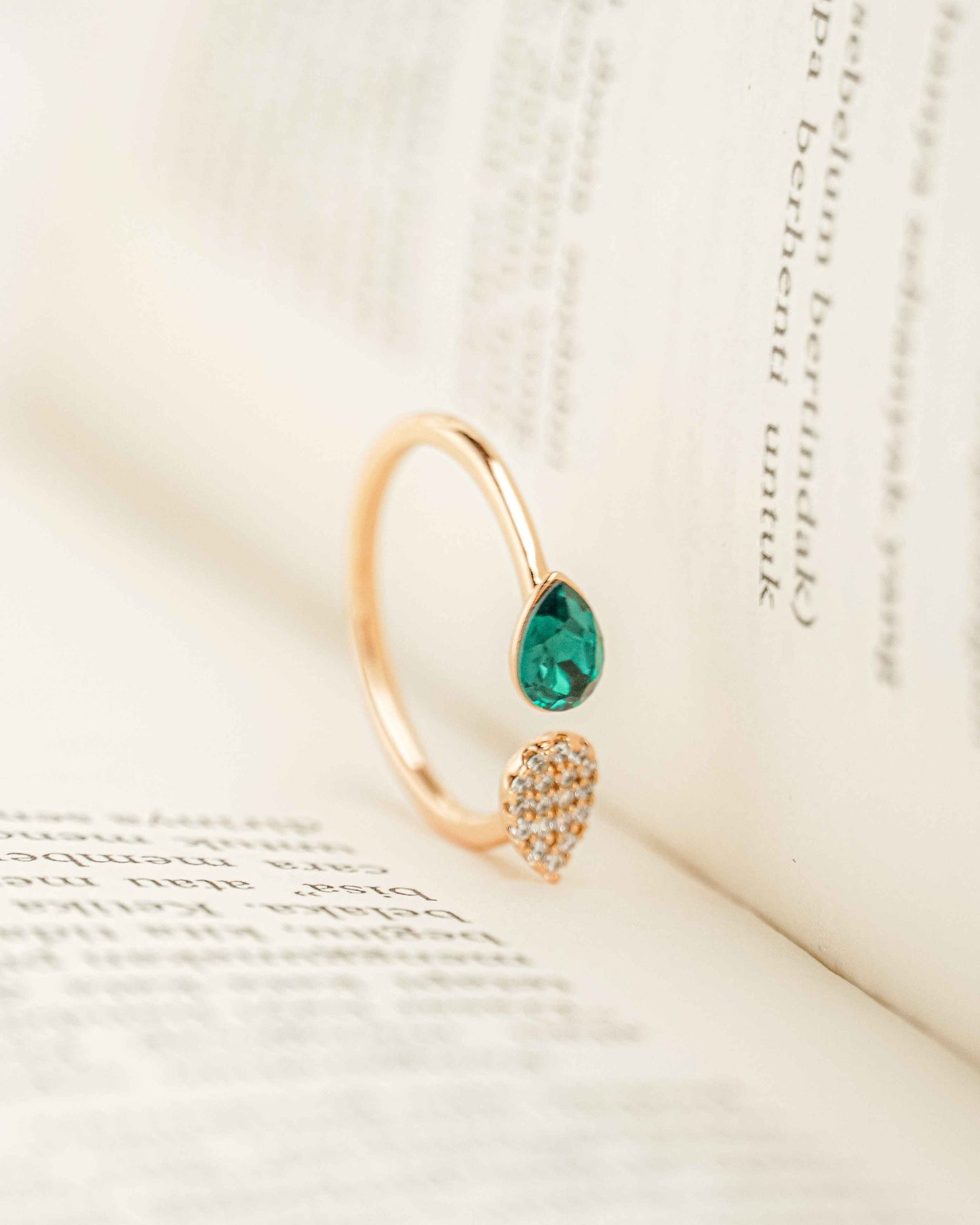 Velvet Green Rose Gold Ring
