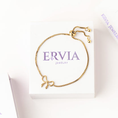 Vievie Gold Charm Bracelet
