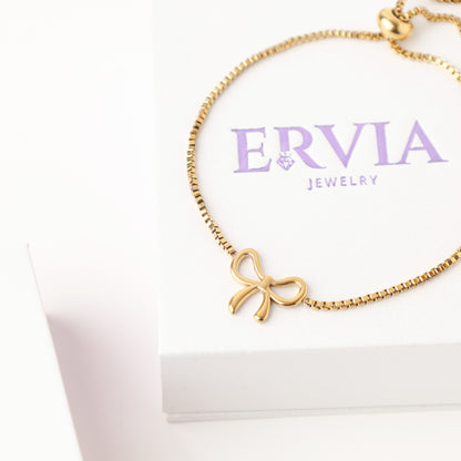 Vievie Gold Charm Bracelet